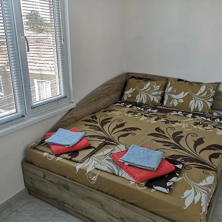 Guestrooms Stoyanovi 3* צ'רנומורץ