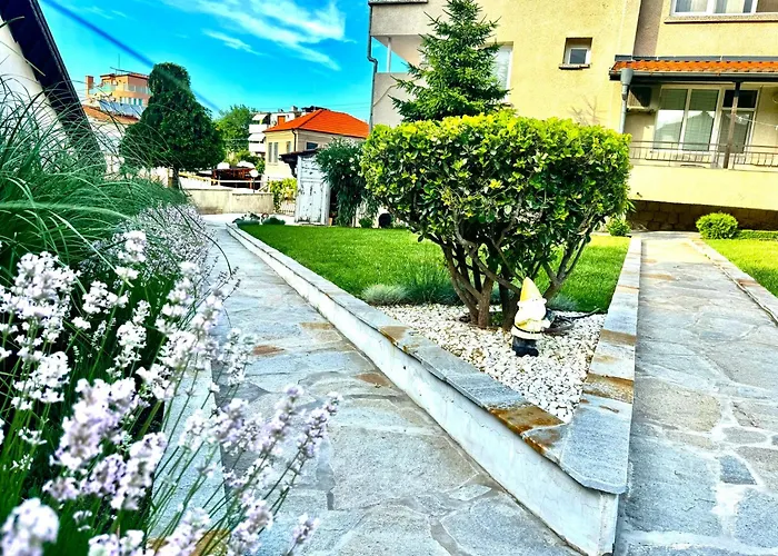 Guestrooms Stoyanovi 3* Chernomorets