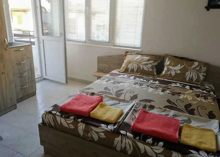 Casa de hóspedes Guestrooms Stoyanovi Chernomorets