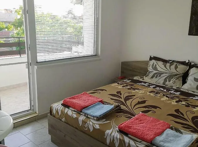 Guestrooms Stoyanovi 3*