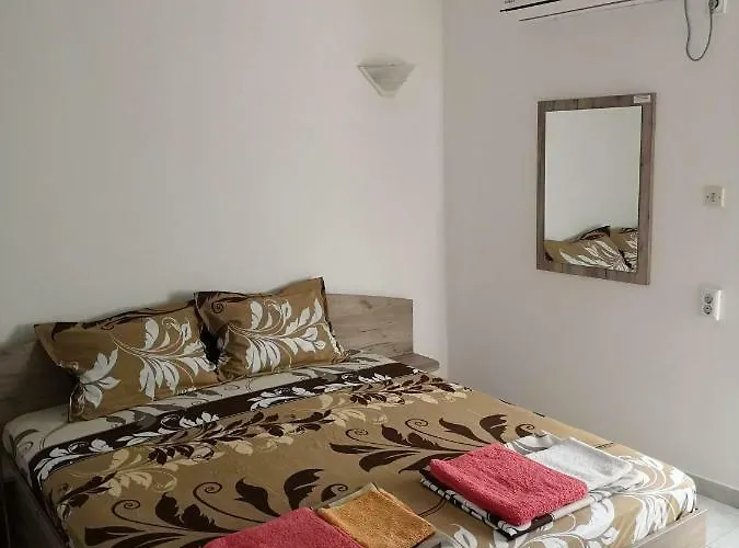 Casa de hóspedes Guestrooms Stoyanovi