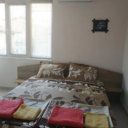 Guestrooms Stoyanovi * Chernomorets